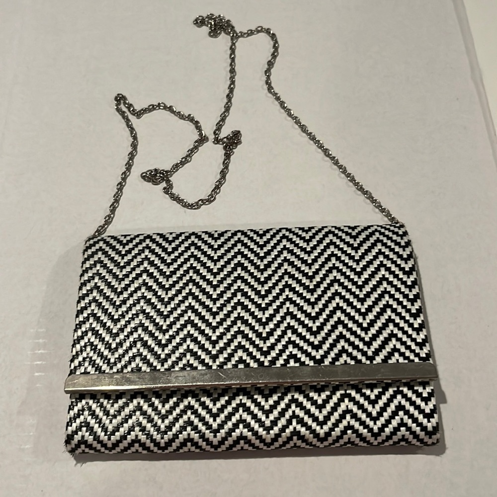 Forever 21 wallet on chain